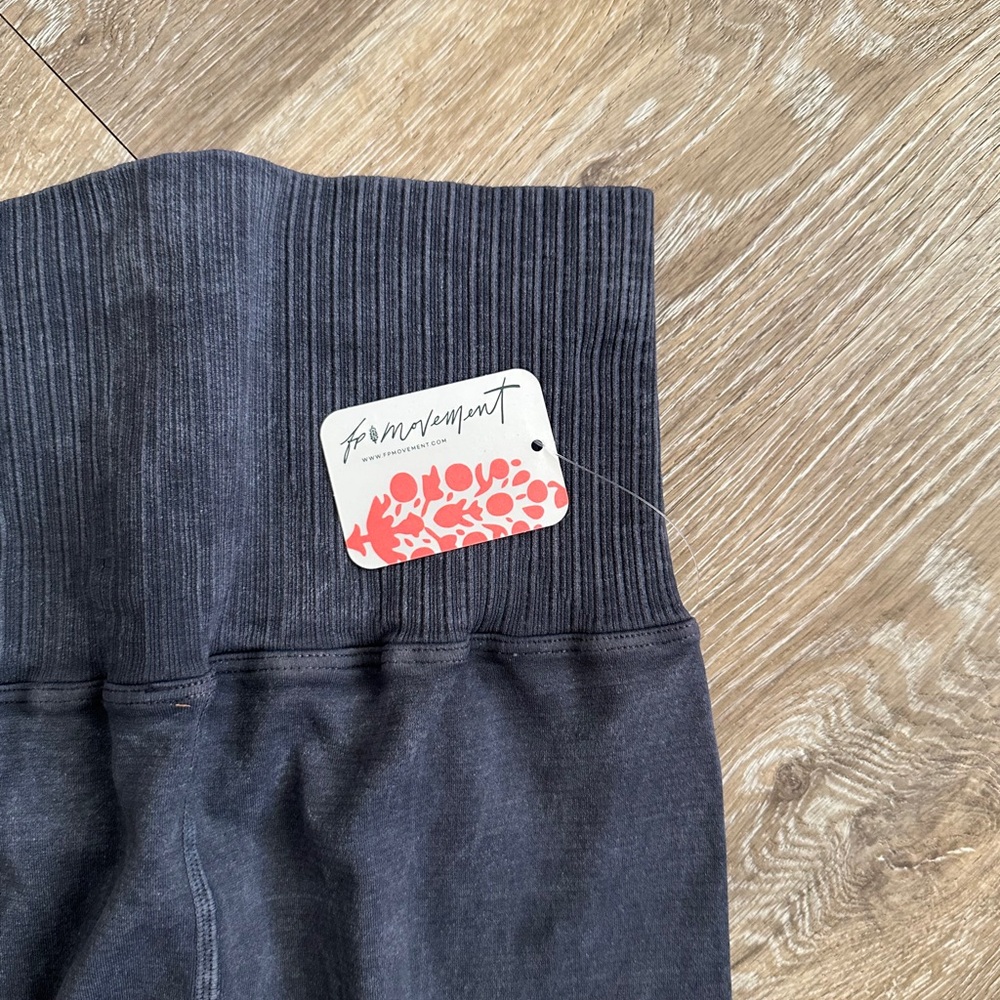 FP MOVEMENT NWT Washed Black Leggings Ribbed $78 SIZE TINY PETITE EXTRA SMALL - Picture 6 of 6